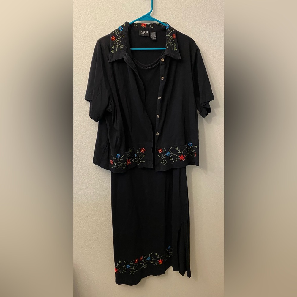 Naqui 2 piece set. Sleeveless dress with jacket. Black. Embroidered. Size 2X